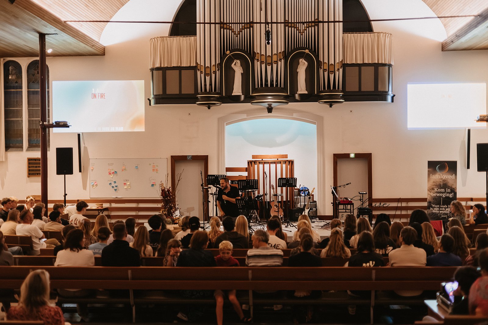 I AM on Fire: jongerenavond met worship in de Opstandingskerk, Ridderkerk